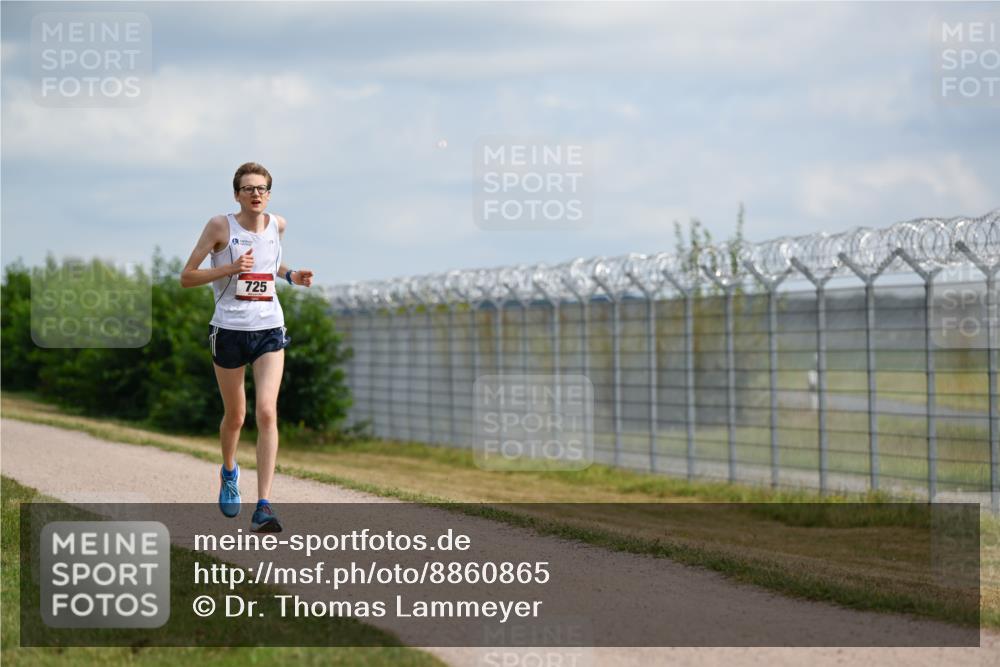 14.09.2025 - Airport Race Dr. Thomas Lammeyer http://msf.ph/oto/8860865 14.09.2025 11:51:20 Laufen 725 meine-sportfotos.de