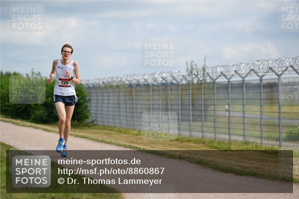 14.09.2025 - Airport Race Dr. Thomas Lammeyer http://msf.ph/oto/8860867 14.09.2025 11:51:20 Laufen 725 meine-sportfotos.de