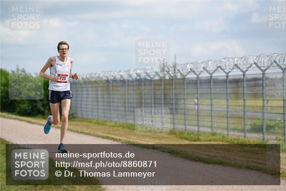 14.09.2025 - Airport Race Dr. Thomas Lammeyer http://msf.ph/oto/8860871 14.09.2025 11:51:20 Laufen 725 meine-sportfotos.de