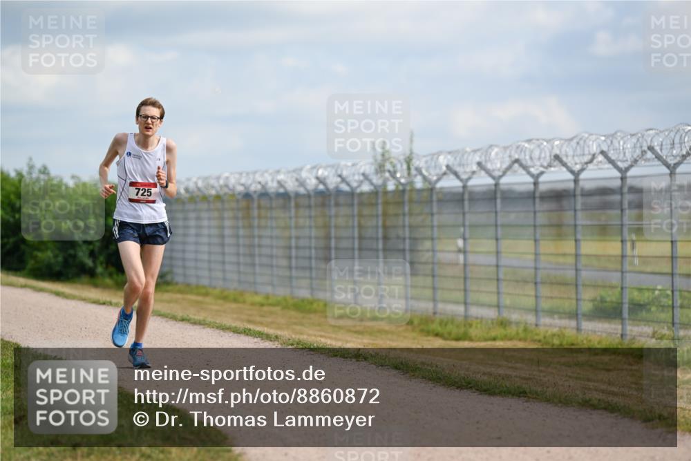 14.09.2025 - Airport Race Dr. Thomas Lammeyer http://msf.ph/oto/8860872 14.09.2025 11:51:21 Laufen 725 meine-sportfotos.de