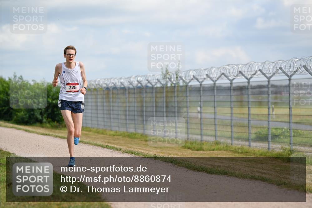 14.09.2025 - Airport Race Dr. Thomas Lammeyer http://msf.ph/oto/8860874 14.09.2025 11:51:21 Laufen 725 meine-sportfotos.de