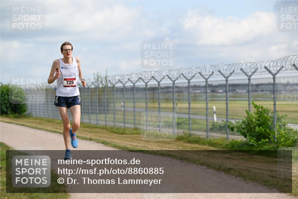 14.09.2025 - Airport Race Dr. Thomas Lammeyer http://msf.ph/oto/8860885 14.09.2025 11:51:22 Laufen 725 meine-sportfotos.de