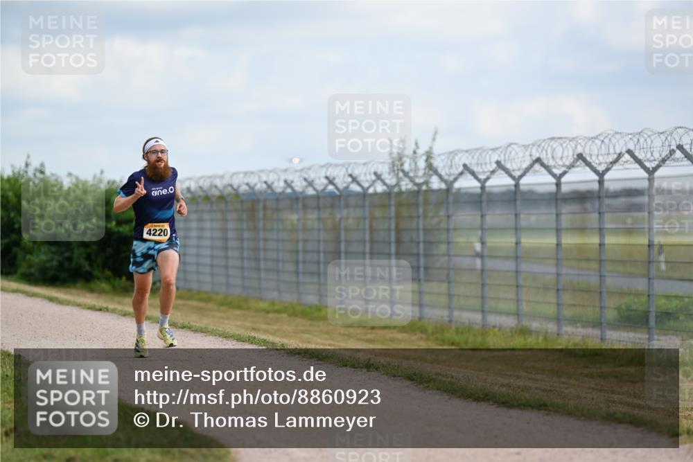 14.09.2025 - Airport Race Dr. Thomas Lammeyer http://msf.ph/oto/8860923 14.09.2025 11:52:22 Laufen 0, 4220 meine-sportfotos.de