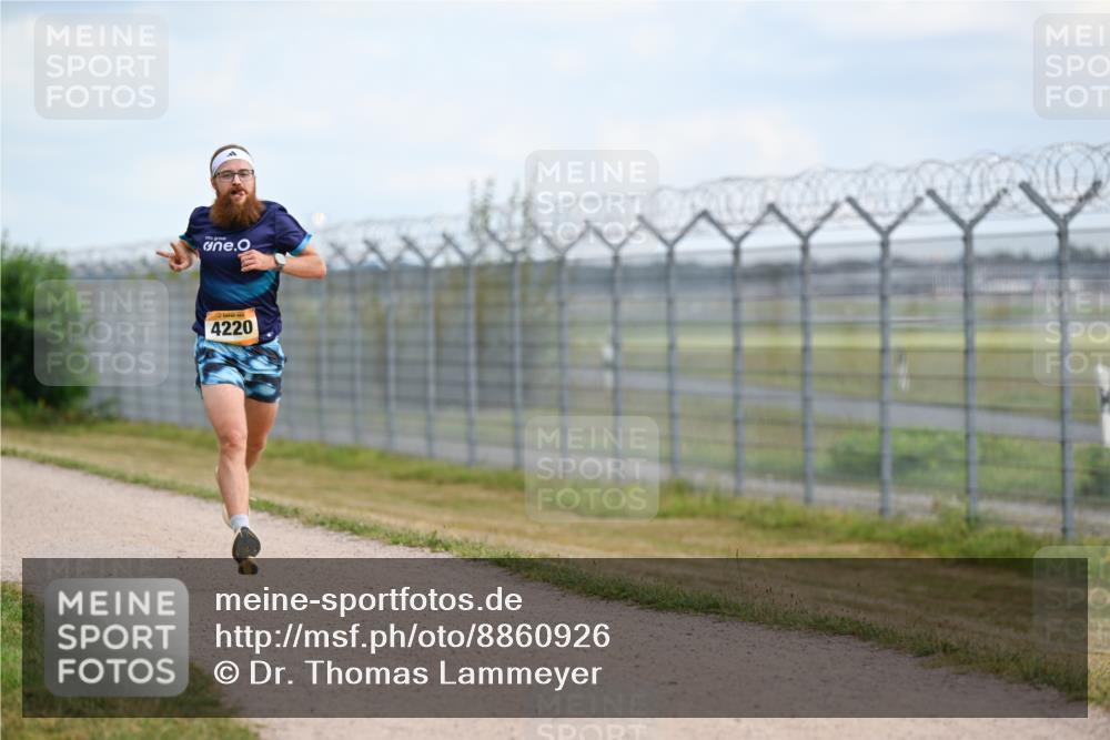14.09.2025 - Airport Race Dr. Thomas Lammeyer http://msf.ph/oto/8860926 14.09.2025 11:52:24 Laufen 4220 meine-sportfotos.de