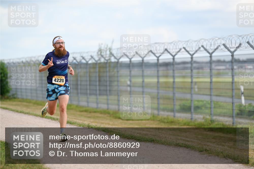 14.09.2025 - Airport Race Dr. Thomas Lammeyer http://msf.ph/oto/8860929 14.09.2025 11:52:24 Laufen 4220 meine-sportfotos.de