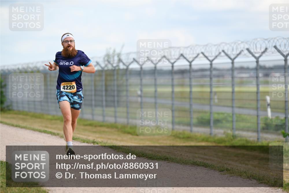 14.09.2025 - Airport Race Dr. Thomas Lammeyer http://msf.ph/oto/8860931 14.09.2025 11:52:24 Laufen 4220 meine-sportfotos.de