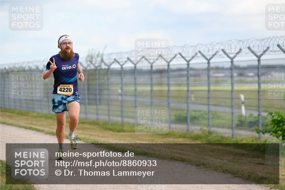 14.09.2025 - Airport Race Dr. Thomas Lammeyer http://msf.ph/oto/8860933 14.09.2025 11:52:24 Laufen 4220 meine-sportfotos.de