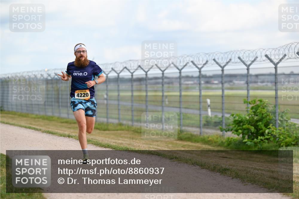 14.09.2025 - Airport Race Dr. Thomas Lammeyer http://msf.ph/oto/8860937 14.09.2025 11:52:25 Laufen 4220 meine-sportfotos.de