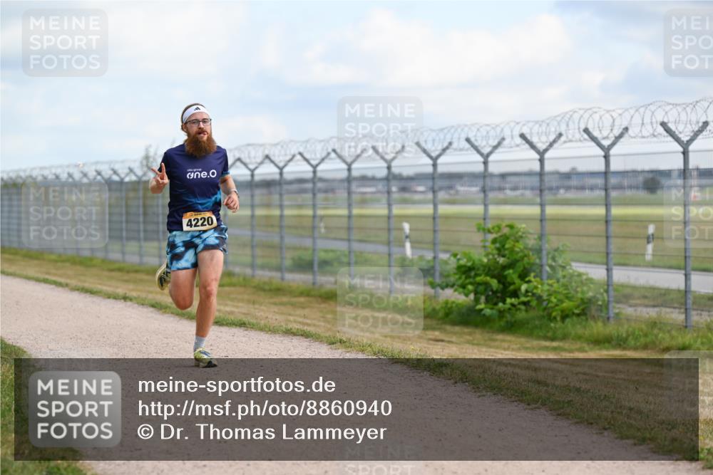 14.09.2025 - Airport Race Dr. Thomas Lammeyer http://msf.ph/oto/8860940 14.09.2025 11:52:25 Laufen 4220 meine-sportfotos.de