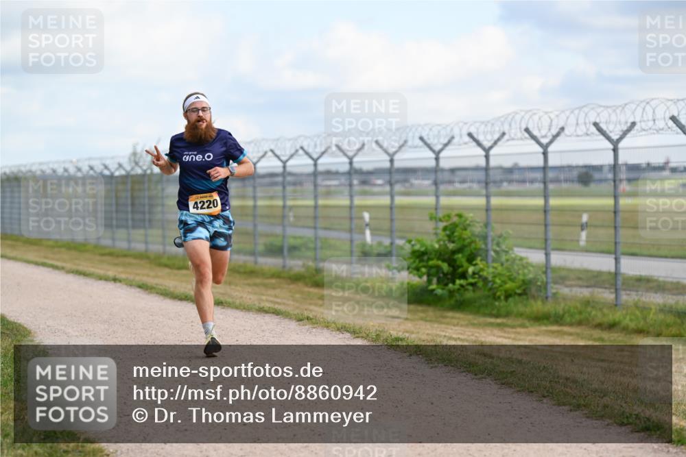 14.09.2025 - Airport Race Dr. Thomas Lammeyer http://msf.ph/oto/8860942 14.09.2025 11:52:26 Laufen 4220 meine-sportfotos.de