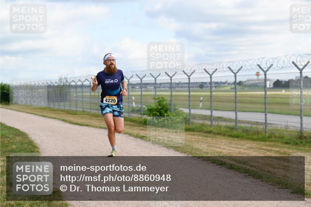 14.09.2025 - Airport Race Dr. Thomas Lammeyer http://msf.ph/oto/8860948 14.09.2025 11:52:26 Laufen 4220 meine-sportfotos.de