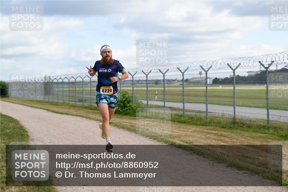 14.09.2025 - Airport Race Dr. Thomas Lammeyer http://msf.ph/oto/8860952 14.09.2025 11:52:27 Laufen 4220 meine-sportfotos.de