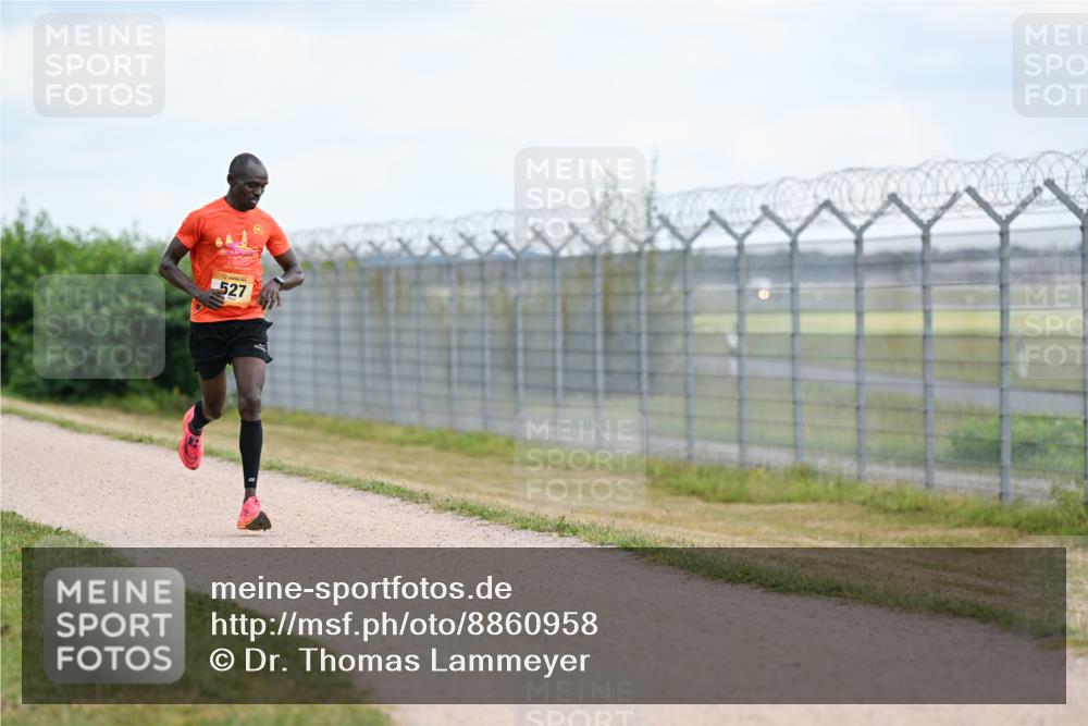 14.09.2025 - Airport Race Dr. Thomas Lammeyer http://msf.ph/oto/8860958 14.09.2025 11:53:06 Laufen 527 meine-sportfotos.de