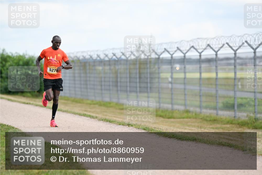 14.09.2025 - Airport Race Dr. Thomas Lammeyer http://msf.ph/oto/8860959 14.09.2025 11:53:06 Laufen 527 meine-sportfotos.de