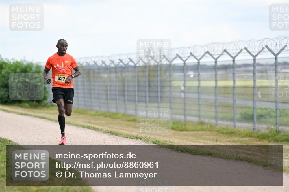 14.09.2025 - Airport Race Dr. Thomas Lammeyer http://msf.ph/oto/8860961 14.09.2025 11:53:07 Laufen 527 meine-sportfotos.de