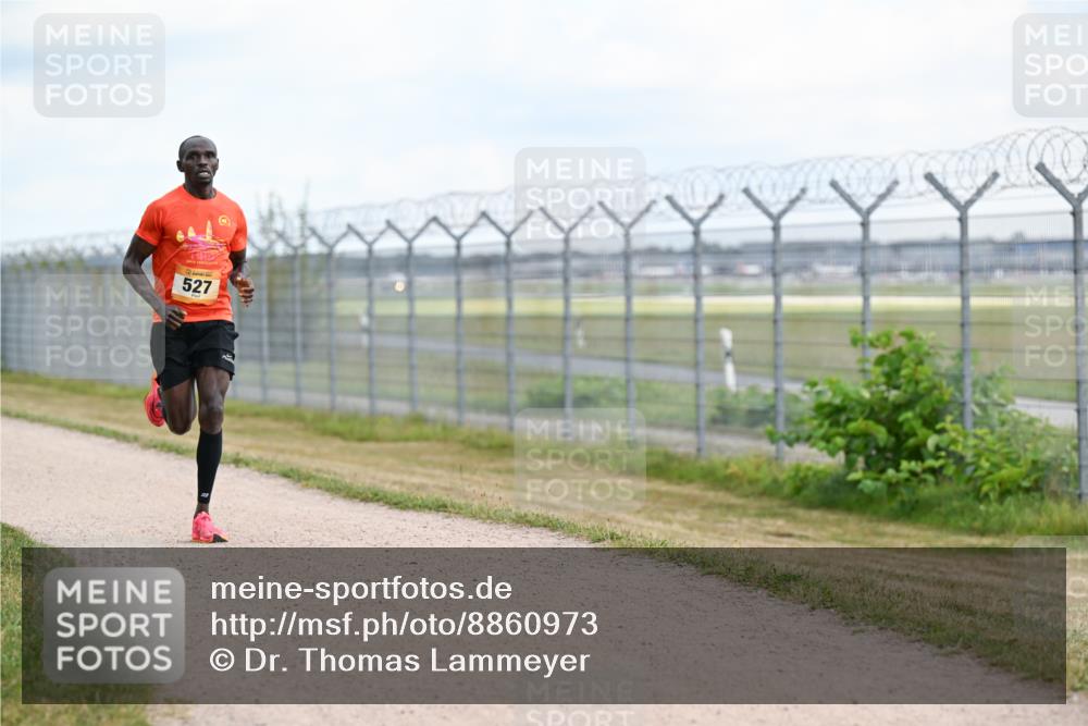 14.09.2025 - Airport Race Dr. Thomas Lammeyer http://msf.ph/oto/8860973 14.09.2025 11:53:08 Laufen 527 meine-sportfotos.de