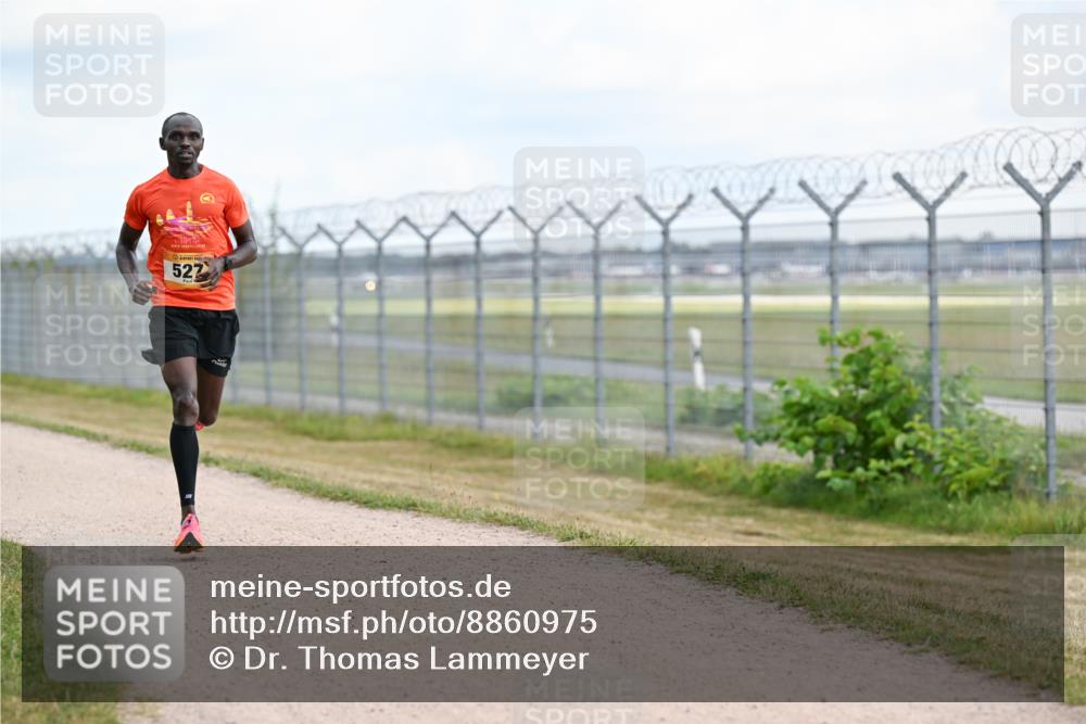 14.09.2025 - Airport Race Dr. Thomas Lammeyer http://msf.ph/oto/8860975 14.09.2025 11:53:08 Laufen 527 meine-sportfotos.de