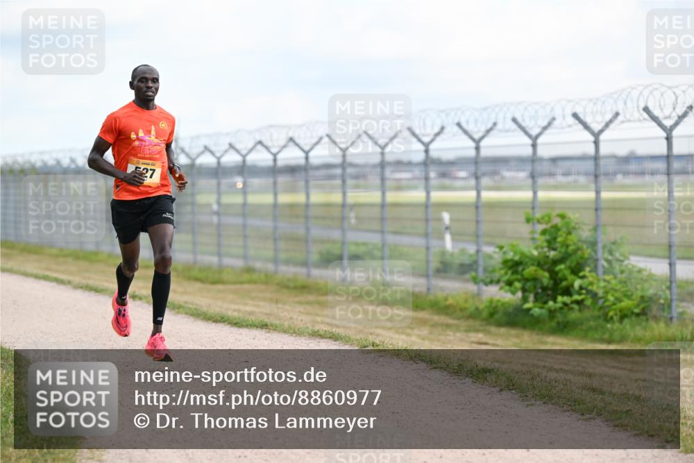 14.09.2025 - Airport Race Dr. Thomas Lammeyer http://msf.ph/oto/8860977 14.09.2025 11:53:09 Laufen 16487, 527 meine-sportfotos.de