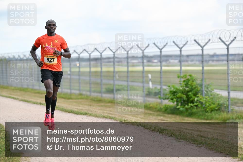 14.09.2025 - Airport Race Dr. Thomas Lammeyer http://msf.ph/oto/8860979 14.09.2025 11:53:09 Laufen 527 meine-sportfotos.de