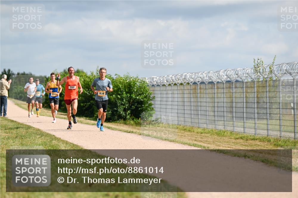 14.09.2025 - Airport Race Dr. Thomas Lammeyer http://msf.ph/oto/8861014 14.09.2025 11:54:13 Laufen 762 meine-sportfotos.de