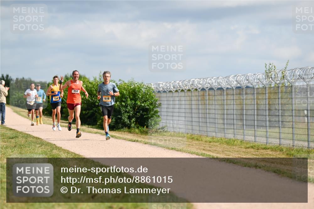 14.09.2025 - Airport Race Dr. Thomas Lammeyer http://msf.ph/oto/8861015 14.09.2025 11:54:13 Laufen 518, 762, 616 meine-sportfotos.de