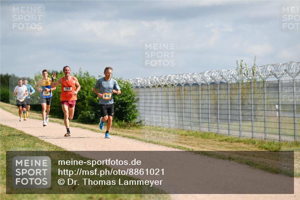 14.09.2025 - Airport Race Dr. Thomas Lammeyer http://msf.ph/oto/8861021 14.09.2025 11:54:14 Laufen 518, 762, 616 meine-sportfotos.de