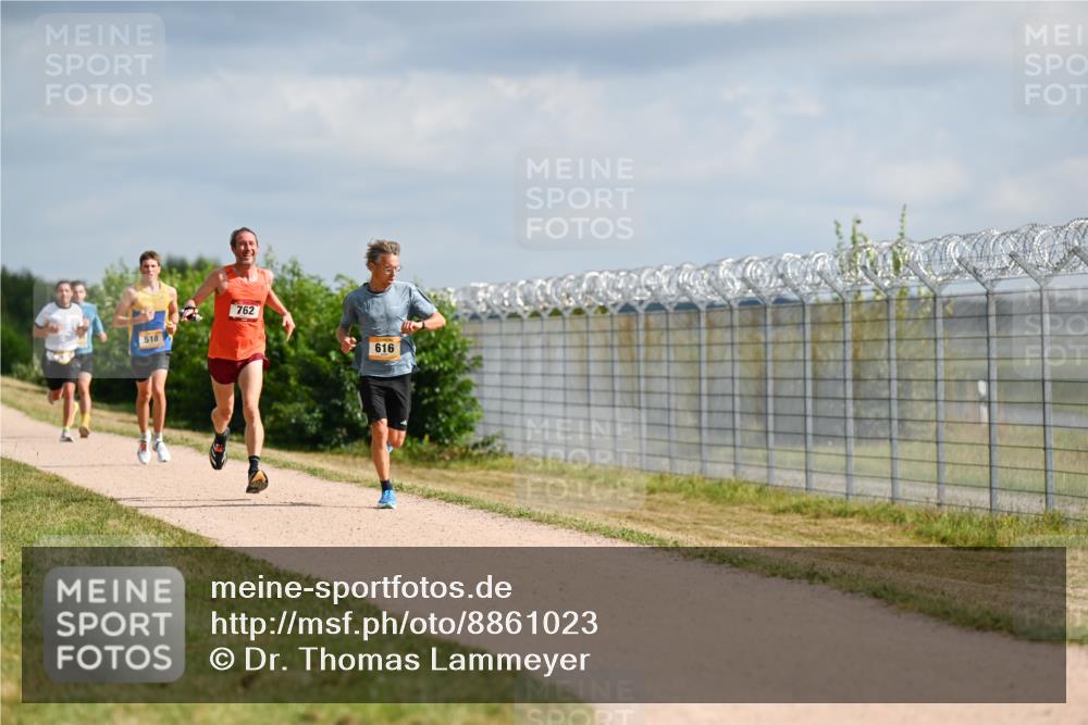 14.09.2025 - Airport Race Dr. Thomas Lammeyer http://msf.ph/oto/8861023 14.09.2025 11:54:15 Laufen 518, 762, 616 meine-sportfotos.de