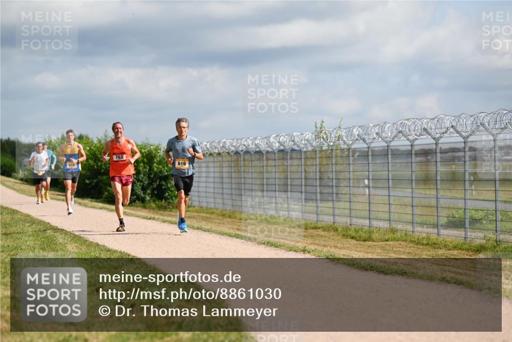 14.09.2025 - Airport Race Dr. Thomas Lammeyer http://msf.ph/oto/8861030 14.09.2025 11:54:16 Laufen 518, 762, 616 meine-sportfotos.de