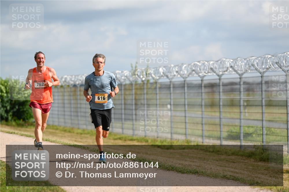 14.09.2025 - Airport Race Dr. Thomas Lammeyer http://msf.ph/oto/8861044 14.09.2025 11:54:18 Laufen 762, 616 meine-sportfotos.de