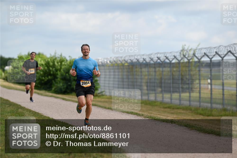 14.09.2025 - Airport Race Dr. Thomas Lammeyer http://msf.ph/oto/8861101 14.09.2025 11:54:31 Laufen 401, 2054 meine-sportfotos.de