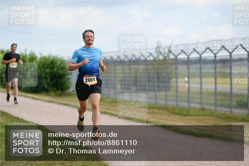 14.09.2025 - Airport Race Dr. Thomas Lammeyer http://msf.ph/oto/8861110 14.09.2025 11:54:32 Laufen 2054 meine-sportfotos.de