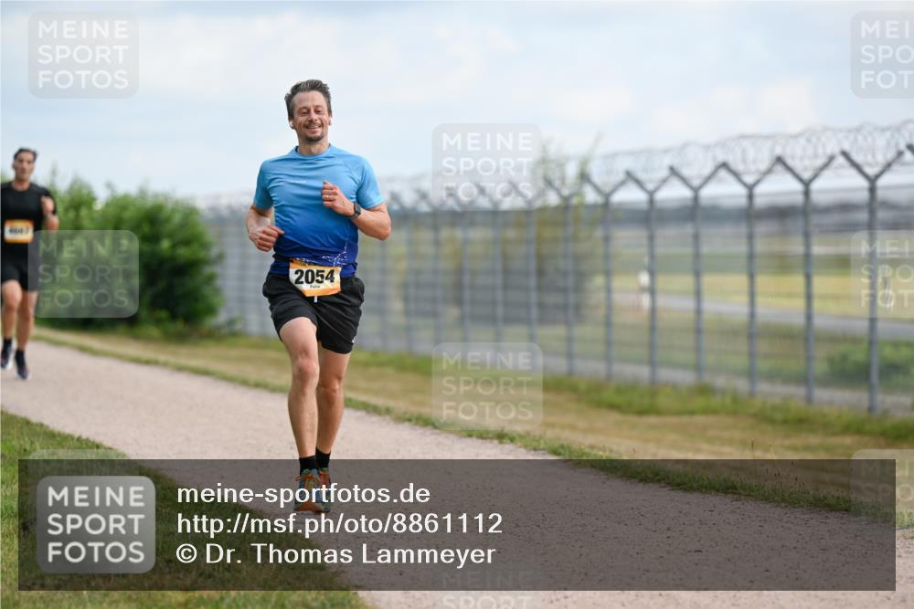 14.09.2025 - Airport Race Dr. Thomas Lammeyer http://msf.ph/oto/8861112 14.09.2025 11:54:32 Laufen 2054 meine-sportfotos.de