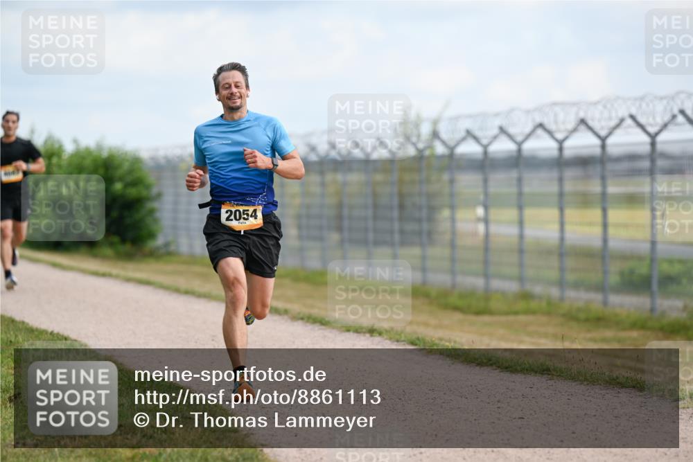 14.09.2025 - Airport Race Dr. Thomas Lammeyer http://msf.ph/oto/8861113 14.09.2025 11:54:32 Laufen 2054 meine-sportfotos.de