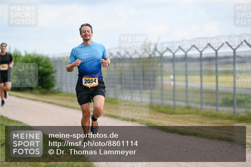 14.09.2025 - Airport Race Dr. Thomas Lammeyer http://msf.ph/oto/8861114 14.09.2025 11:54:32 Laufen 2054 meine-sportfotos.de