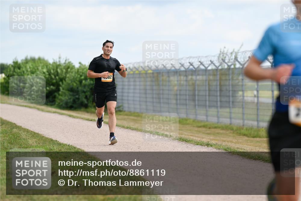 14.09.2025 - Airport Race Dr. Thomas Lammeyer http://msf.ph/oto/8861119 14.09.2025 11:54:35 Laufen 582 meine-sportfotos.de