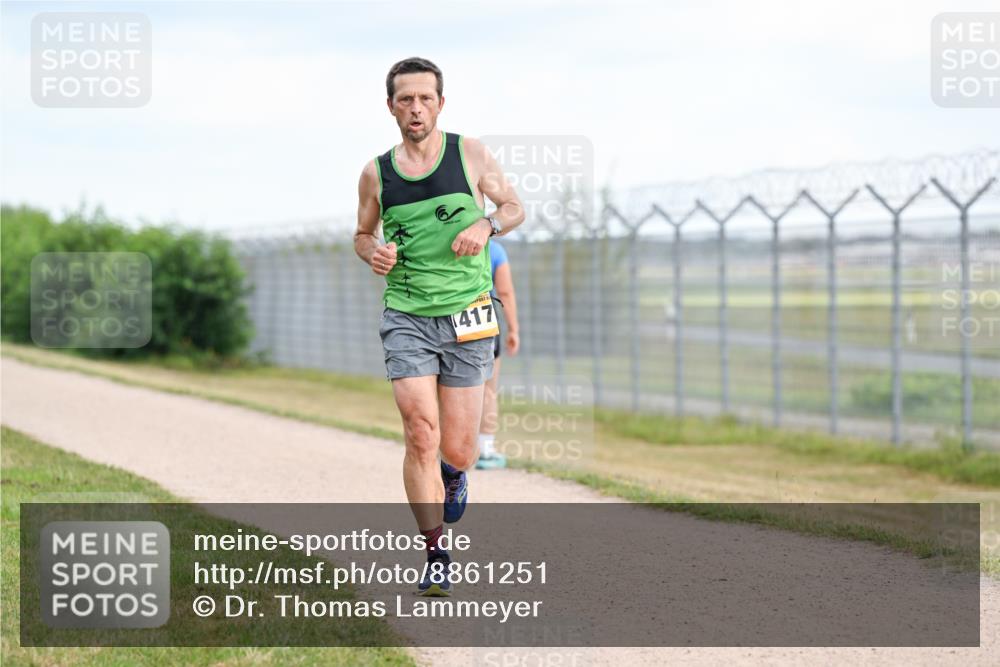 14.09.2025 - Airport Race Dr. Thomas Lammeyer http://msf.ph/oto/8861251 14.09.2025 11:56:03 Laufen 1417 meine-sportfotos.de