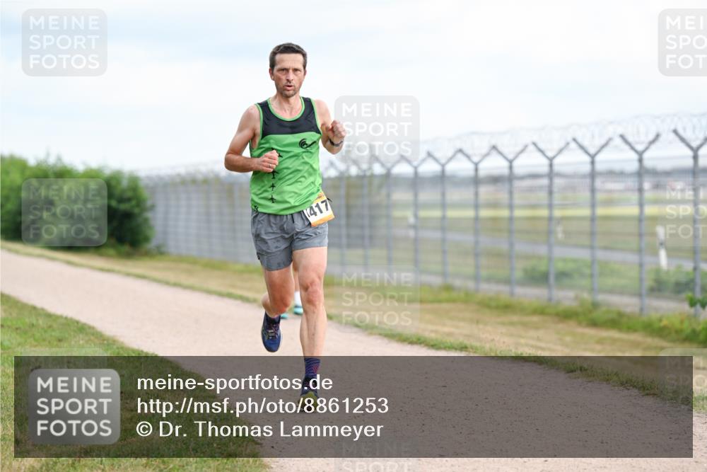 14.09.2025 - Airport Race Dr. Thomas Lammeyer http://msf.ph/oto/8861253 14.09.2025 11:56:03 Laufen 1417 meine-sportfotos.de