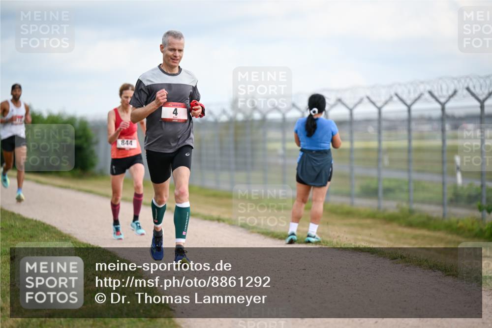 14.09.2025 - Airport Race Dr. Thomas Lammeyer http://msf.ph/oto/8861292 14.09.2025 11:56:24 Laufen 844, 4 meine-sportfotos.de