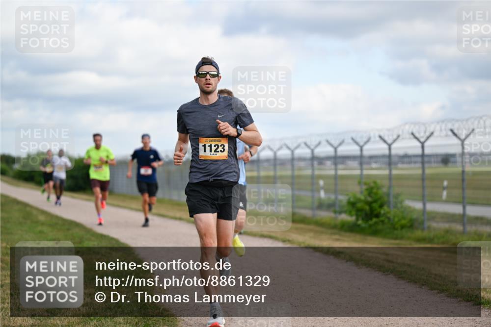 14.09.2025 - Airport Race Dr. Thomas Lammeyer http://msf.ph/oto/8861329 14.09.2025 11:56:32 Laufen 1123 meine-sportfotos.de