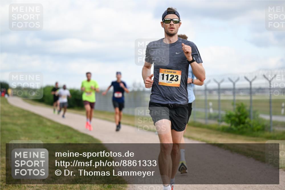 14.09.2025 - Airport Race Dr. Thomas Lammeyer http://msf.ph/oto/8861333 14.09.2025 11:56:33 Laufen 1123 meine-sportfotos.de