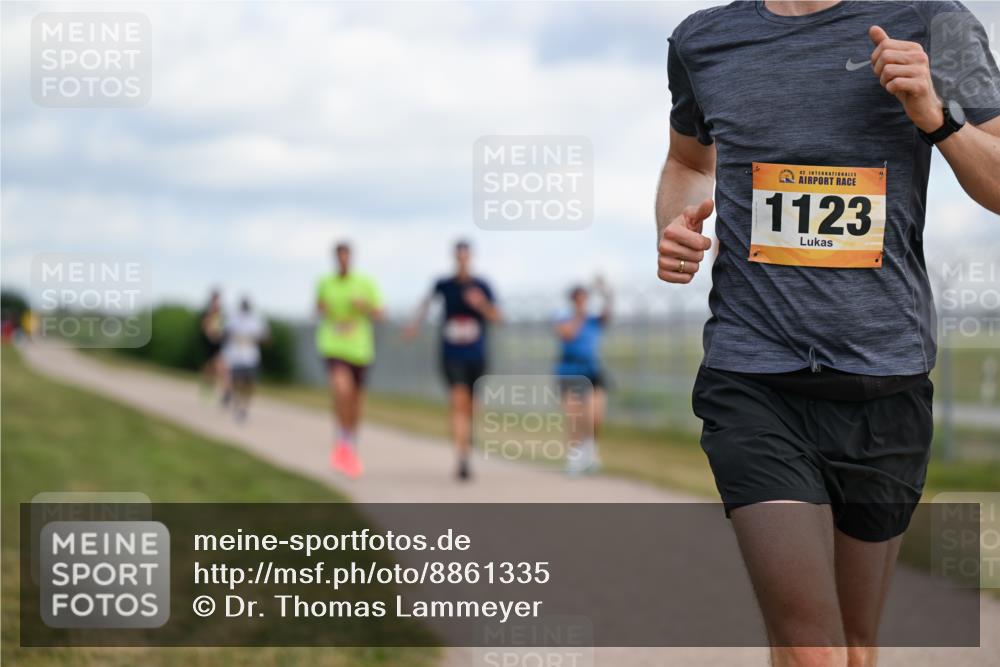 14.09.2025 - Airport Race Dr. Thomas Lammeyer http://msf.ph/oto/8861335 14.09.2025 11:56:34 Laufen 42, 1123 meine-sportfotos.de