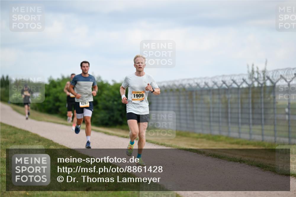 14.09.2025 - Airport Race Dr. Thomas Lammeyer http://msf.ph/oto/8861428 14.09.2025 11:57:15 Laufen 4267, 1909, 1909 meine-sportfotos.de