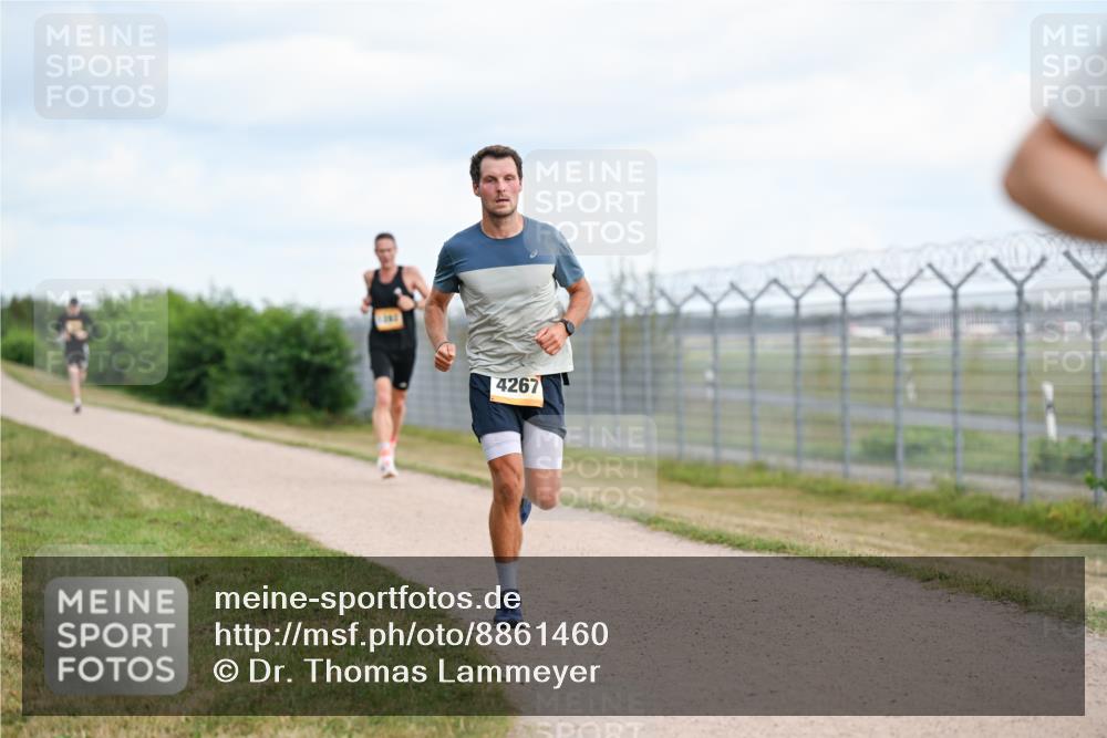 14.09.2025 - Airport Race Dr. Thomas Lammeyer http://msf.ph/oto/8861460 14.09.2025 11:57:20 Laufen 4267 meine-sportfotos.de