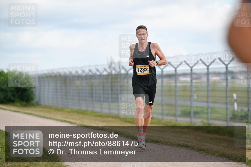 14.09.2025 - Airport Race Dr. Thomas Lammeyer http://msf.ph/oto/8861475 14.09.2025 11:57:24 Laufen 1282 meine-sportfotos.de