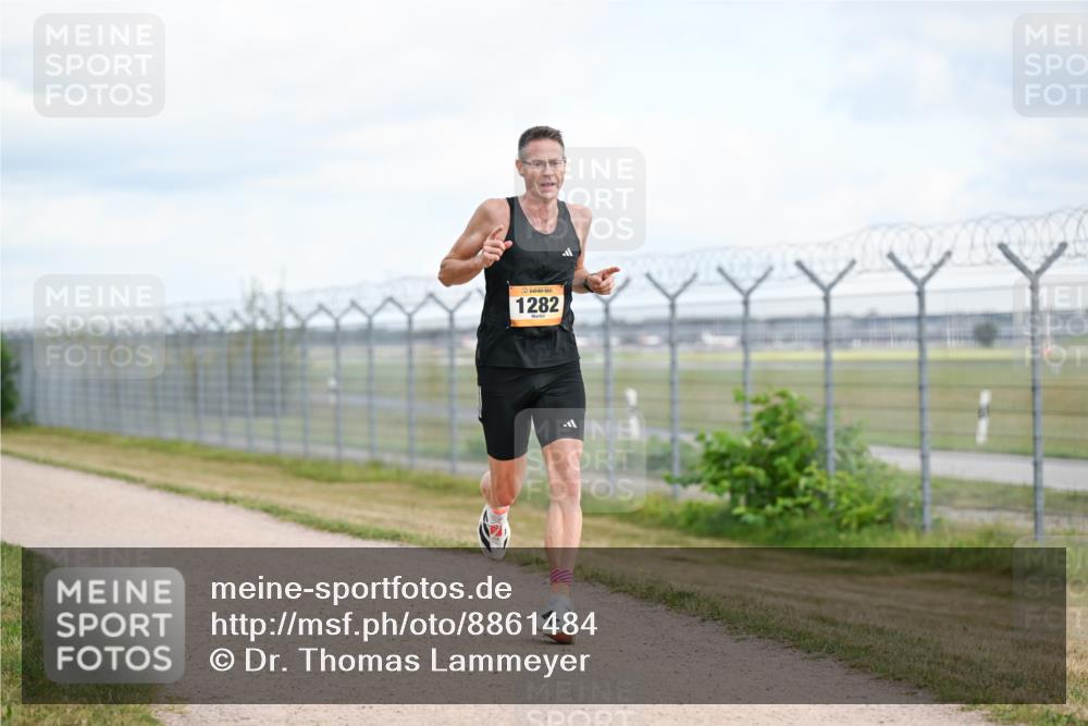 14.09.2025 - Airport Race Dr. Thomas Lammeyer http://msf.ph/oto/8861484 14.09.2025 11:57:25 Laufen 1282 meine-sportfotos.de