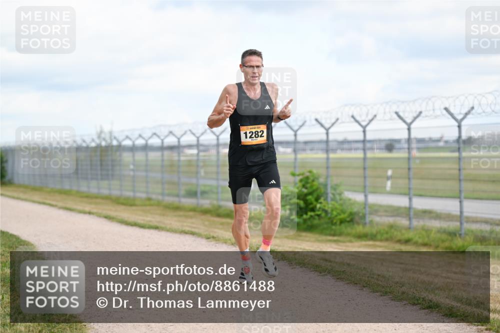 14.09.2025 - Airport Race Dr. Thomas Lammeyer http://msf.ph/oto/8861488 14.09.2025 11:57:26 Laufen 1282 meine-sportfotos.de