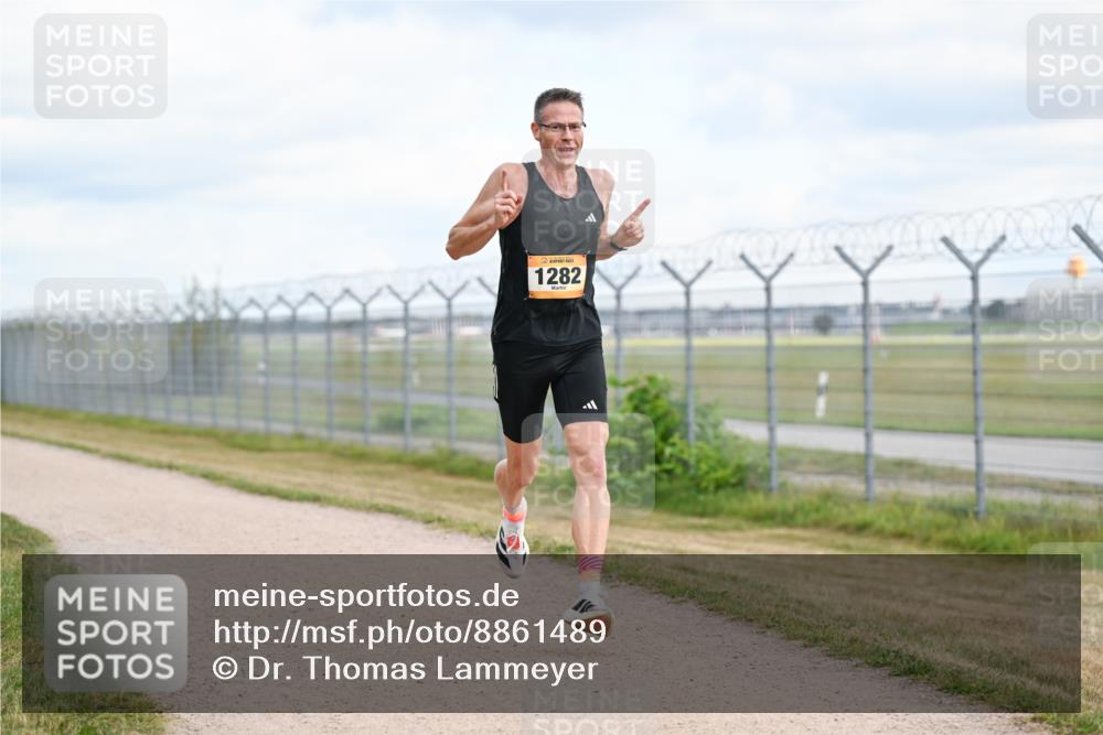 14.09.2025 - Airport Race Dr. Thomas Lammeyer http://msf.ph/oto/8861489 14.09.2025 11:57:26 Laufen 1282 meine-sportfotos.de