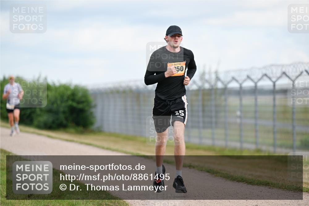 14.09.2025 - Airport Race Dr. Thomas Lammeyer http://msf.ph/oto/8861495 14.09.2025 11:57:33 Laufen 250, 25 meine-sportfotos.de