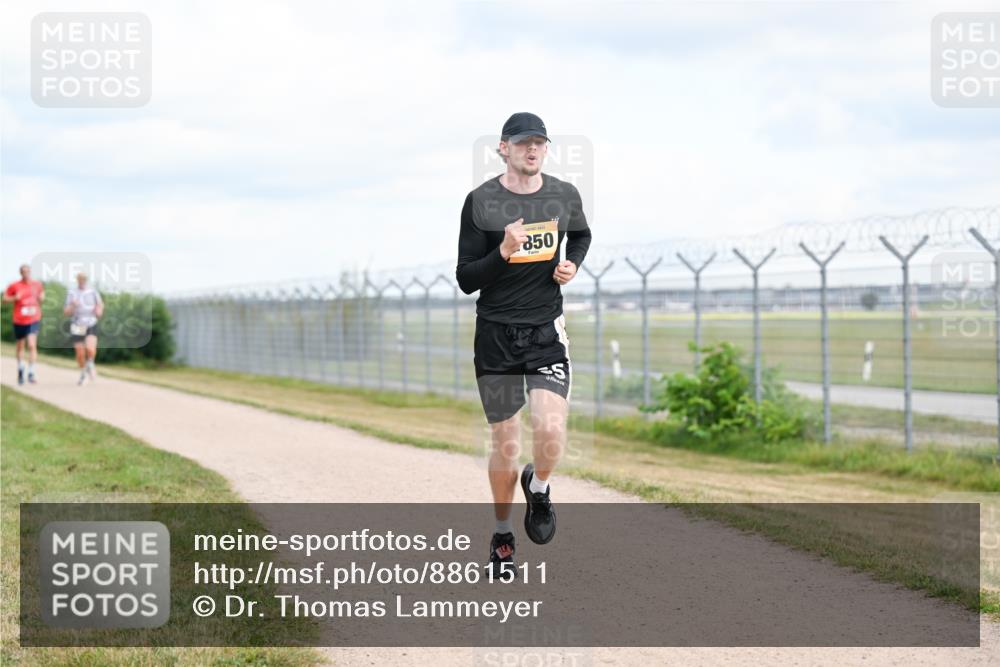 14.09.2025 - Airport Race Dr. Thomas Lammeyer http://msf.ph/oto/8861511 14.09.2025 11:57:35 Laufen 18, 850 meine-sportfotos.de