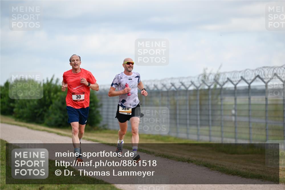14.09.2025 - Airport Race Dr. Thomas Lammeyer http://msf.ph/oto/8861518 14.09.2025 11:57:38 Laufen 30, 20, 326 meine-sportfotos.de